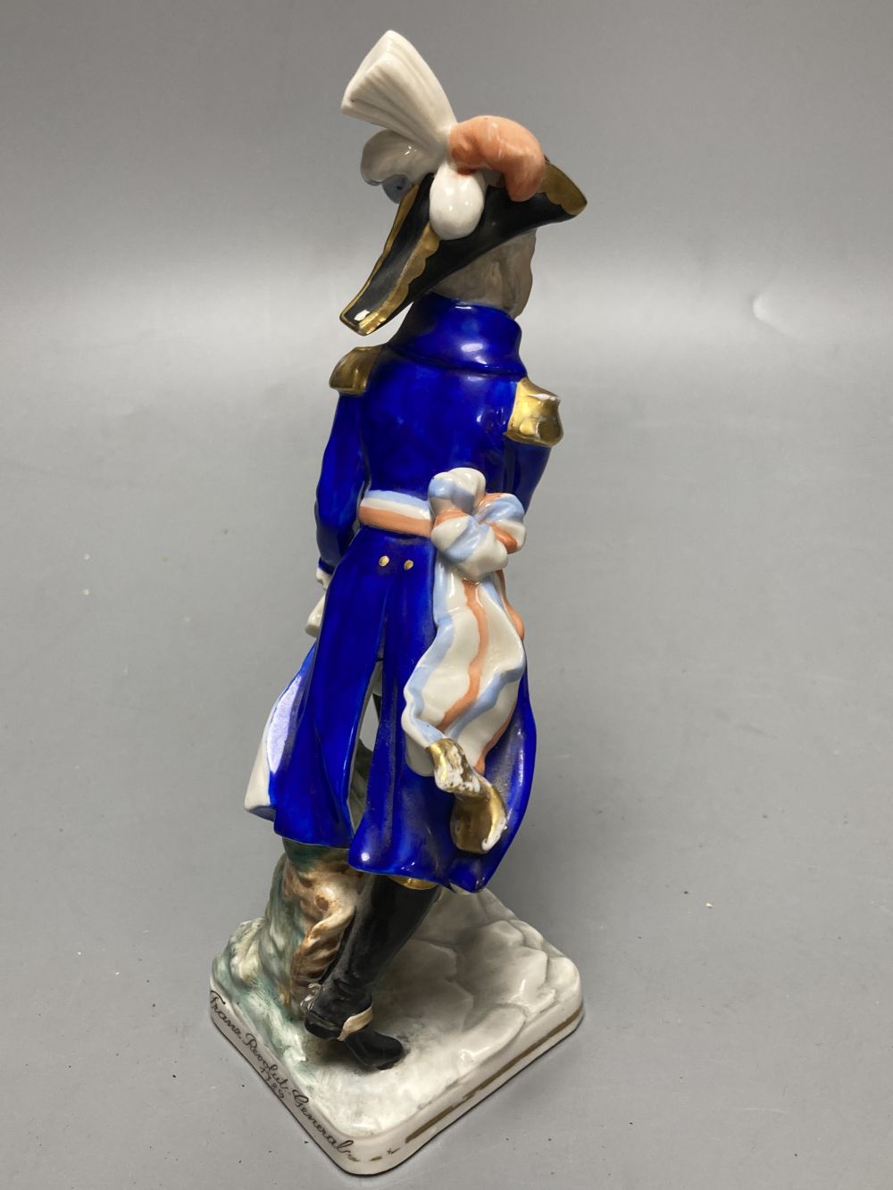 A pair of Naples figures of Napoleonic officers, height 22cm